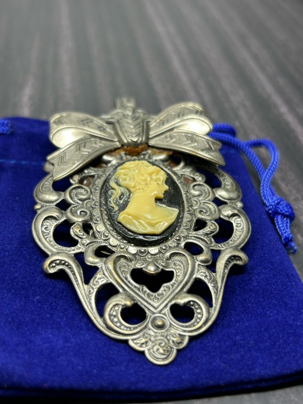 Vintage Cameo Dress Clip Fur Clip Large Ornate Silver Tone Victorian Style - Picture 6 of 8